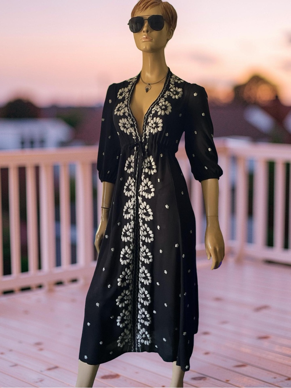 FREE PEOPLE BLACK FLORAL  EMBROIDERED  MIDI DRESS FITS Sz S -M $168.00